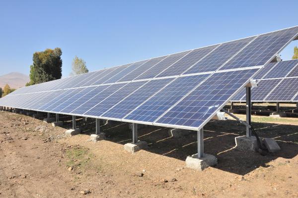 Su İçin Güneş Enerjisi: Doğanın Gücüyle Suyun Kaynağına Ulaşın () Su İçin Güneş Enerjisi: Doğanın Gücüyle Suyun Kaynağına Ulaşın